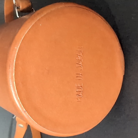 Vintage Brown Leather Camera Lens Case with Strap. - Picture 5 of 9